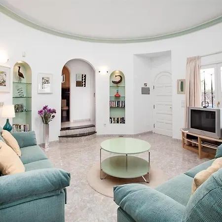 Puerto Del Carmen Sleeps 7 Pool Air Con Wifi Villa Puerto del Carmen (Lanzarote)