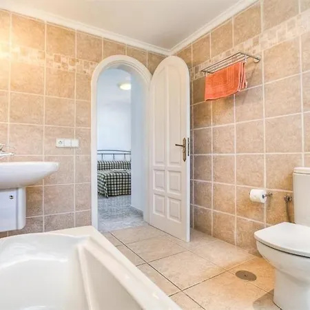 Puerto Del Carmen Sleeps 7 Pool Air Con Wifi * Puerto del Carmen (Lanzarote)